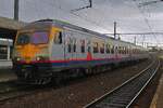 NMBS 369 verlasst am 3 September 2013 Antwerpen-Berchem als L-Trein nach Antwerpen Centraal.