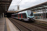 Nun verlassen die beiden gekuppelten fünfteilige Stadler FLIRT³ der VIAS Rail GmbH am 16 Mai 2024, als RE 19 „Rhein-IJssel-Express“ (Düsseldorf Hbf – Düsseldorf Flughafen – Duisburg – Oberhausen Hbf), ...