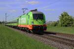 Hallo Leon,
ein tolles Bild von dem Flixtrain!
Die Lok läuft als 242.503  Balboa , 2011 mit d