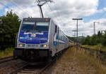 Keine ANGST, ich sehe im gesicherten Bereich vom Bahnsteigzugang (siehe nachfolgendes Bild). Die an die RTB Cargo (RATH Gruppe/Rurtalbahn) vermietete Railpool 186 297-8 (91 80 6186 297-8 D-Rpool), fährt am 11 Juli 2025 mit einer weiteren kalten  ...
