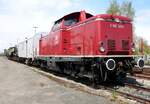 212 209-1 (V 100 2091 der VEB) trifft Vorbereitungen für die Rückfahrt in Vöhringen am 28.04.2016.