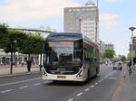 Arriva Bus 4820 Volvo 7900E Elektrobus (vollelektrisch) Baujahr 2019. Stationsplein, Leiden 25-06-2024.

Arriva bus 4820 Volvo 7900E elektrische bus bouwjaar 2019. Stationsplein, Leiden 25-06-2024.