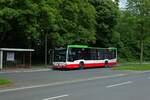 Die Verkehrsbetriebe im stlichen Teil des Ruhrgebiets beschaffen neue Busse schon seit langem in gemeinsamen Ausschreibungen. Im Rahmen dieser Kooperation hat sich auch ein einheitliches Lackschema etabliert, das zwischen Recklinghausen und Hagen bei den meisten stdtischen Verkehrsbetrieben zu finden ist. So auch in Dortmund, wo Wagen 1350 am 10.05.24 auf der Linie 449 unterwegs ist.