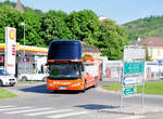 Neoplan Skyliner von Efinger Reisen aus der BRD in Krems gesehen.