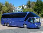 Neoplan Starliner von Buss-Linus Resor aus Schweden im Stadthafen Sassnitz.