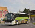 Setra 516 HD von Blaguss Reisen aus der SK 2018 in Krems gesehen.