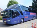 Neoplan Starliner von Bindslev Bus aus Dänemark in Sassnitz.