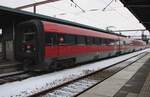 DSB 2021 steht am 18 Februari 2026 als IC nach Aarhus in Kolding und tragt das heutige Farbenschema der DSB.