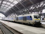 Auf Gleis 20 stand nach Ankunft im Hauptbahnfof am 20.03.2023 MRB 223 054 mit ihrem Zug abgestellt und konnte so eingefangen werden [92 80 1223 054-8 D-TDRO].
