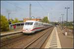 DB Fernverkehr 401 002-1 fährt am 05.09.2014 durch den Bahnhof Uelzen