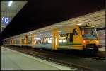 Als Dreifachtraktion kam der Zug, als Doppeltraktion f�hrt ODEG VT 650.65 / 650 065 als OE25 Werneuchen zur�ck (N�chtliches in Berlin Lichtenberg 07.10.2009)