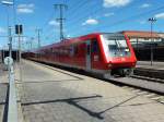 611 033 verlsst am 31.7.13 den Bahnhof Singen nach Schaffhausen.