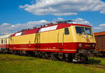 Die 120 004-7 im Farbdesign wie bei Ablieferung (1980), ex DB 752 004-2 am 09.04.2016 im DB Museum Koblenz, Vorserien-Lokomotive der BR 120.
