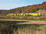 Plasser & Theurer SSP 110 SW mit 08-475 Unimat 4 S (D-JT 99-60 9424 033-5)der Jumbo Tec in Lonsee am 31.10.2021.