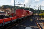 Als dritter Wagen eingereiht in den Leipziger Kranzug der DB InfraGO Netz Notfalltechnik der vierachsige Materialwagen zum KRC 1200 (BR 790.0) 99 80 9370 071-9 D-DBMP (790 002), ex 31 80 3937 149-3 D-DB der Gattung Res 687, am 14 Oktober 2026 in Betz ...