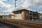 betzdorfsieg/353695/blick-auf-das-empfangsgebaeude-vom-bahnhof 
Blick auf das Empfangsgebäude vom Bahnhof Betzdorf/Sieg (am 13.07.2014, aufgenommen vom Bahnsteig 103).