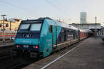 Die 245 214-2 der NOB stande mit DB Regio Schleswig-Holtein Express Wagen auf Gleis 8 nach der Einfahrt zum Ein und Aussteigen am 03.12.2016 im Kopfbahnhof Hamburg Altona.