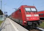 101 068-5 mit IC 2239 von Warnemnde nach Dresden Hbf wartet im Bahnhof Warnemnde ausfahrt in Richtung Dresden.(29.04.2011)