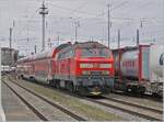 Die DB 218 429-9 verl�sst mit ihrem RE 3 3057 von Basel Bad. Bf. nach Friedrichshafen-Hafen den Bahnhof von Singen (Htw). In der Regel werden auf dieser Relation DB 245 eingesetzt, so dass die sch�ne DB 218 eine erfreuliche Abwechslung bietet.

15. M�rz 2025