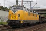 221 106-8 von EGP bei der Durchfahrt im Bahnhof Hamburg-Harburg.(23.07.2011)