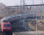 120 126-8 mit IC 2373 von Stralsund Richtung Karlsruhe Hbf bei der Durchfahrt im Hp Rostock-Kassebohm.(26.02.2011)  