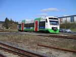 STB VT107 als RB Eisenach-Neuhaus am Rennweg verließ,am 06.April 2025,den Bahnhof Walldorf,in Richtung Meiningen.Der VT107 bekam ich an diesem noch mehrmals vor die Linse.