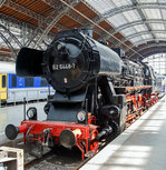   Die ex DR 52 5448-7 (seit 1992 im eigentum der EMBB - Eisenbahnmuseum Bayrischer Bahnhof e.V.) ausgestellt im Leipziger Hauptbahnhof auf dem Museumsgleis bzw.