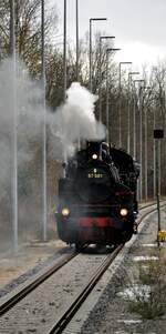 97 501 aktuelles Foto zum 2. Advent; beim Jubiläum 10 Jahre Reaktivierung Strecke Senden- Weißenhorn; Umsetzen der Lok in Senden am 10.12.2023.