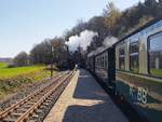 Zwei Züge der RüBB/Pressnitztalbahn auf Rügen. Beide der Bauhreihe 99.