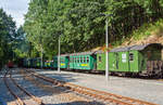 Die 99 1771-7 der Weißeritztalbahn / SDG Sächsische Dampfeisenbahngesellschaft mbH, ex (DB) DR 099 736-1, ex DR 99 771 verlässt am 26.08.2013 mit ihrem Personenzug den Bahnhof Seifersdorf (Dippoldiswalde) und fährt weiter in Richtung Freital-Hainsberg.