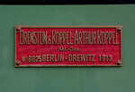 Fabrikschild der O&K Feldbahn-Dampflok FGF Lok 3  Monika  vom Feld- und Grubenbahnmuseum Fortuna am 16.04.2011 in Solms-Oberbiel.