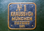 
Fabrikschild Nr. 1 von Krauss & Cie. in München an der Dampflokomotive „Landwührden“, eine Oldenburgische G 1 (am 16.06.2018) ausgestellt im Verkehrszentrum des Deutschen Museums in München.