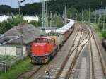 Aufnahme von der Fussgngerbrcke aus auf die MAK G1206 1507 und dahinter 275 119-6,am 27.Juni 2013,in Bergen/Rgen.