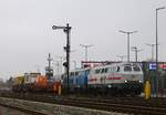 DB 218 341 in neuer IC Lackierung + PRESS 218 458 erreichen mit ihrem Autozug den Bahnhof Niebüll 28.02.2024