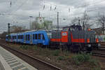 Alstom 214 006 war am 20 Februar 2020 mit 654 102 in Köln West.