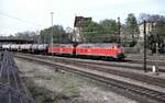 225 075-1 und eine weitere 225 mit Kesselwagenzug in Ulm am 30.04.2002.
