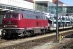 br-216-v-160/844679/ige-216-224-steht-am-17 IGE 216 224 steht am 17 September 2015 mit ein ARS-Altmann PKW-Zug in Regensburg Hbf. 