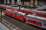 br-218-v-164-2/741320/die-218-330-9-92-80-1218 Die 218 330-9 (92 80 1218 330-9 D-DB) der DB Regio AG am 16.06.2015 im Hbf Hamburg mit einem Regionalzug.
 
Die V 160 wurde 1975 vom Krupp unter der Fabriknummer 5323 gebaut und als 218 330-9 an die Deutsche Bundesbahn geliefert.