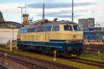 Die 218 488-5 (92 80 1218 488-5 D-RPRS) der Railsystems RP GmbH (Gotha) ist am 08.12.2022 auf einem der Abstellgleisen im Hauptbahnhof Dresden (Ost) angestellt.