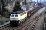 218 424-0 mit gemischtem Güterzug in Memmingen am 24.04.1981.
