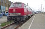 Die NeSA 218 155-0 steht mit der RB3 1825 nach Aalen (via Friedrichshafen und Ulm) in Singen (Hohentwiel).