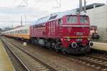 Beinahe in DDR-Zeiten, wäre es nicht dass V 200 507 mit Städte-Express hier am 10 September 2022 in Benesov u Prahy steht anlasslich STEAM-53.