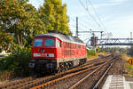 Die remotorisierte  Ludmilla  233 572-7 (92 80 1233 572-7 D-DB) der DB Cargo Deutschland AG, ex DB 232 572-8, DR 132 572-9, erreicht am 20 September 2018 als Lz den Hauptbahnhof Brandenburg an der