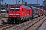 Diesellok 245010, schiebt ihren Zug in den Hbf. von München. 01.05.2025