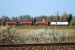 02.04.2014 17:08 Uhr - Raildox 76 002 kommt mit einem leeren Düngerzug aus Richtung Wittenberge ...