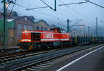   Früh morgens in Betzdorf geht bereits ein Güterzug auf die Hellertalbahn.....