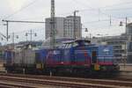 ESL 293 881 steht am grauen Morgen von 23 Mai 2023 abgestellt in Dresden Hbf.
