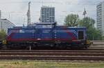 ESL 293 881 steht am grauen Morgen von 23 Mai 2023 abgestellt in Dresden Hbf.