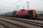 br-294-v-90/685735/db-294-593-rangiert-am-2 DB 294 593 rangiert am 2 Januar 2020 in Singen (Hohentwiel). 