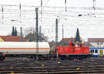   Die 363 439-1 (98 80 3363 439-1 D-DB) der DB Cargo Deutschland AG beim Verschub von Druckkesselwagen am 29.12.2016 beim Hauptbahnhof Ingolstadt.